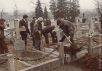 31 marca 1982 r. ekshumacja doczesnych szczątków m. Teresy Kierocińskiej na cmentarzu przy Al. Mireckiego w Sosnowcu